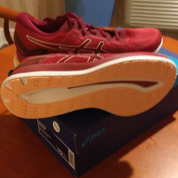 Asics - Picture 2 of 3